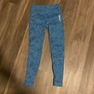 Gym shark leggings